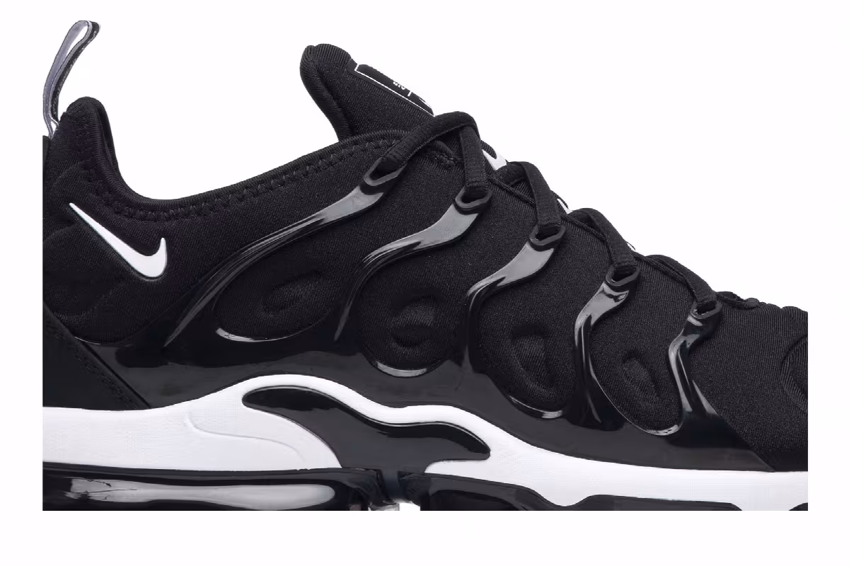 Nike Air VaporMax Plus Overbranding, view 3