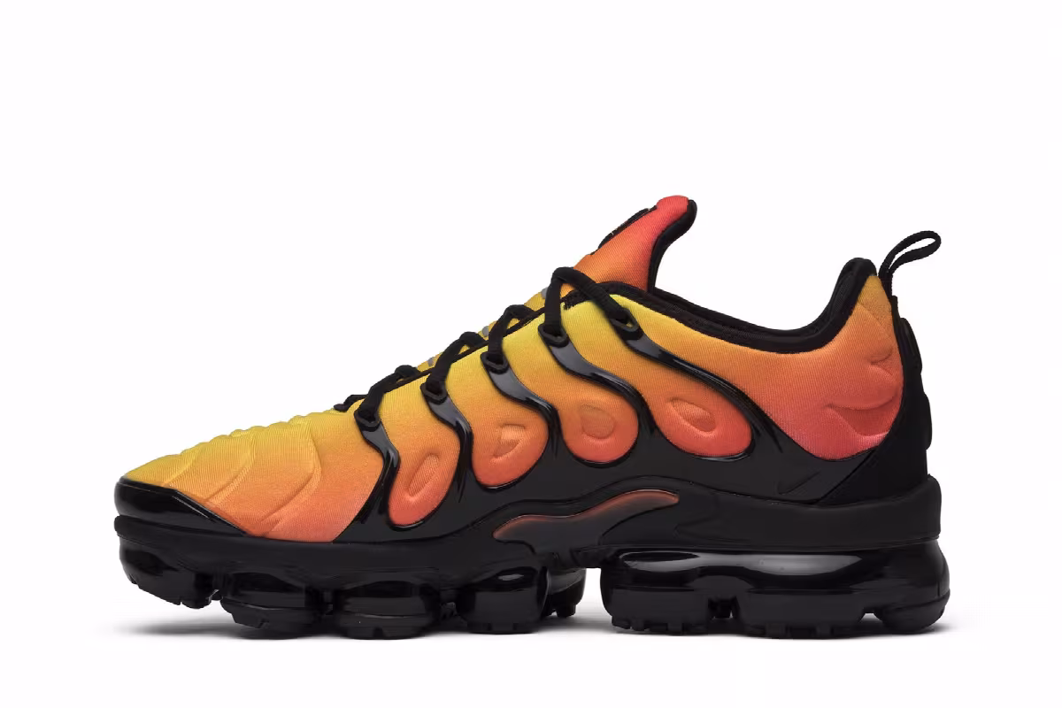 Nike Air VaporMax Plus Sunset, view 4