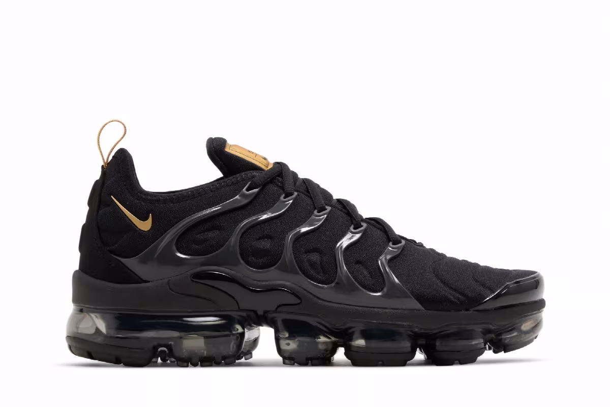 Nike Air VaporMax Plus Black Metallic Gold, view 2