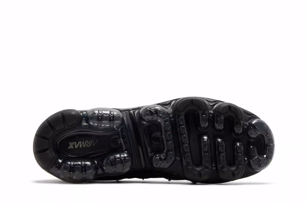 Nike Air VaporMax Plus Black Metallic Gold, view 5