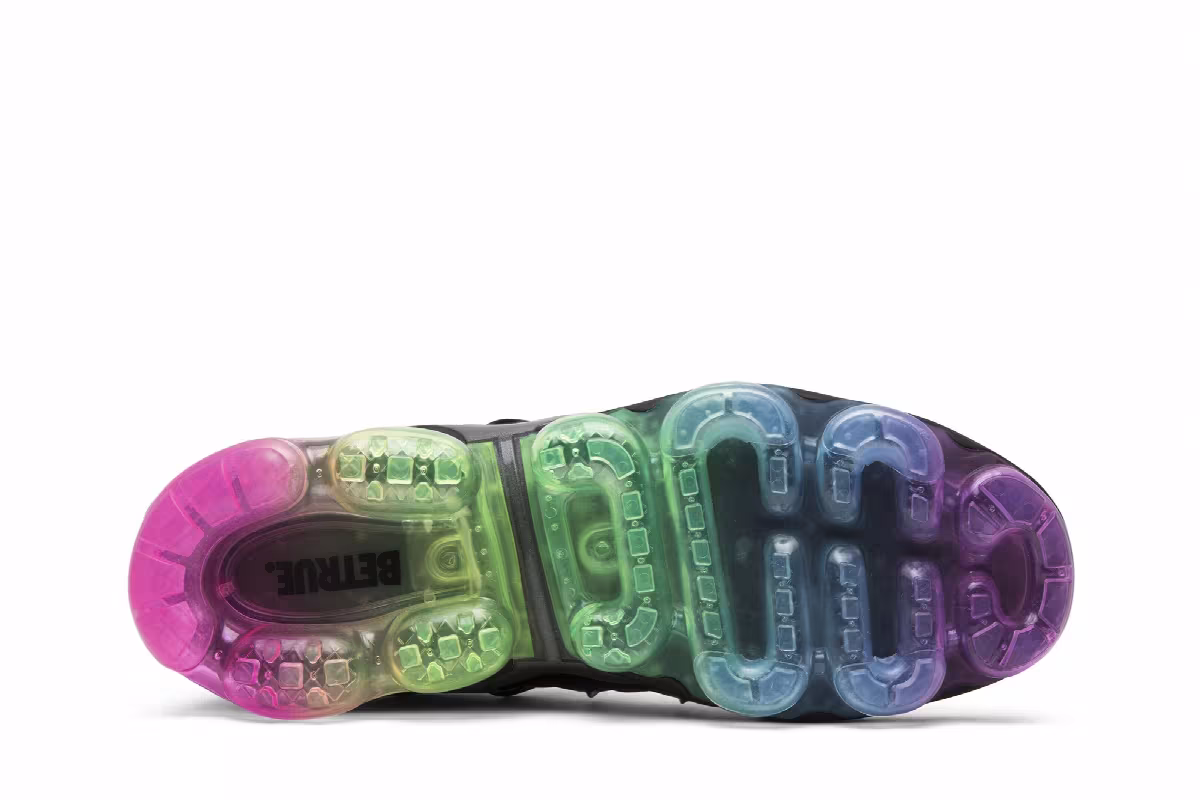 Nike Air VaporMax Plus Be True, view 5