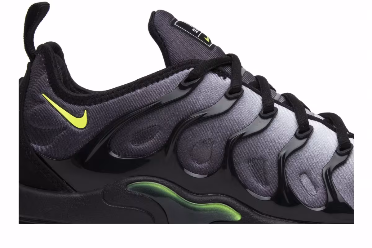 Nike Air VaporMax Plus Neon 95, view 3