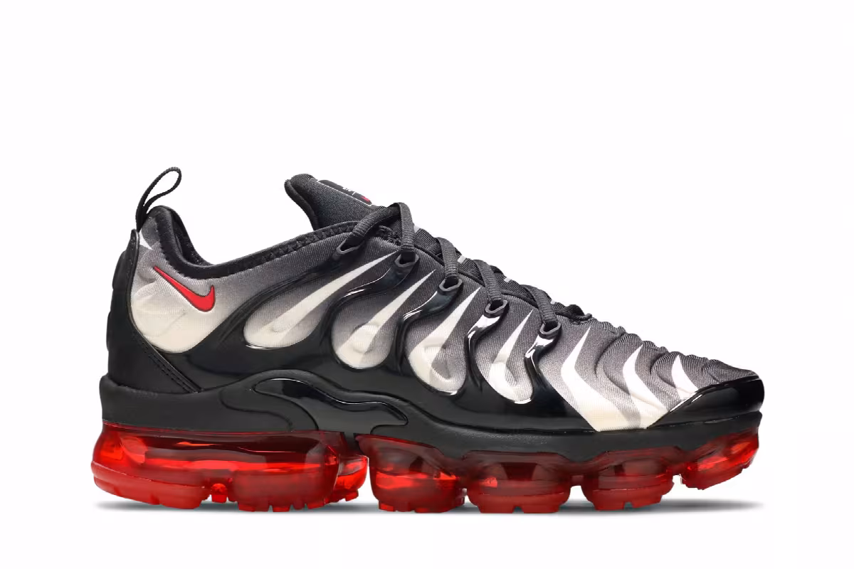 Nike Air VaporMax Plus Black Red, view 2