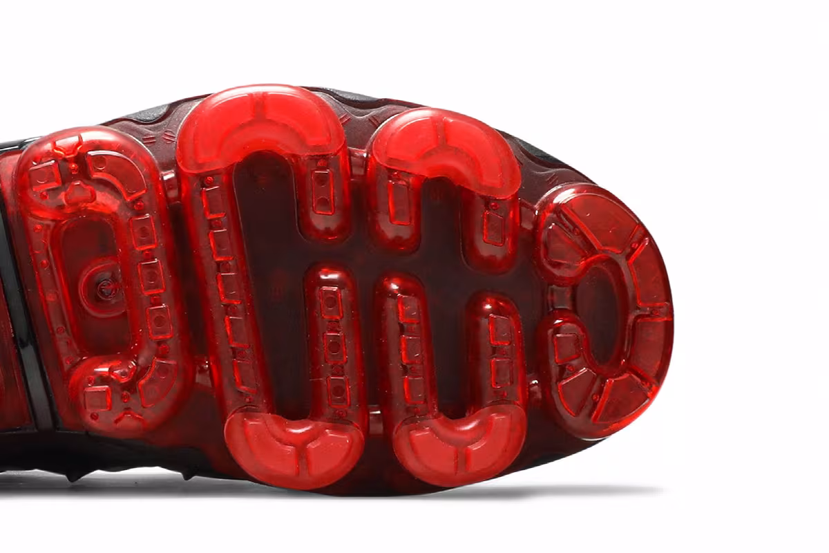 Nike Air VaporMax Plus Black Red, view 6