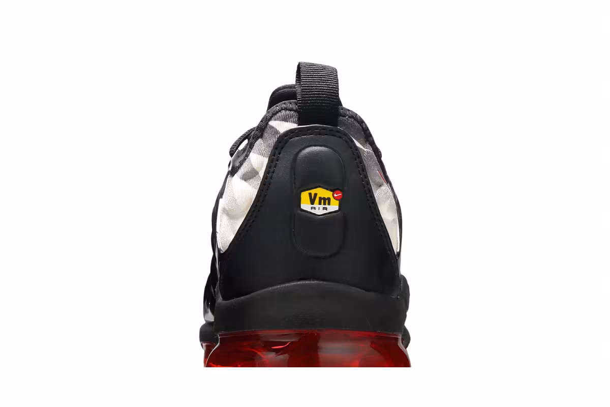 Nike Air VaporMax Plus Black Red, view 8
