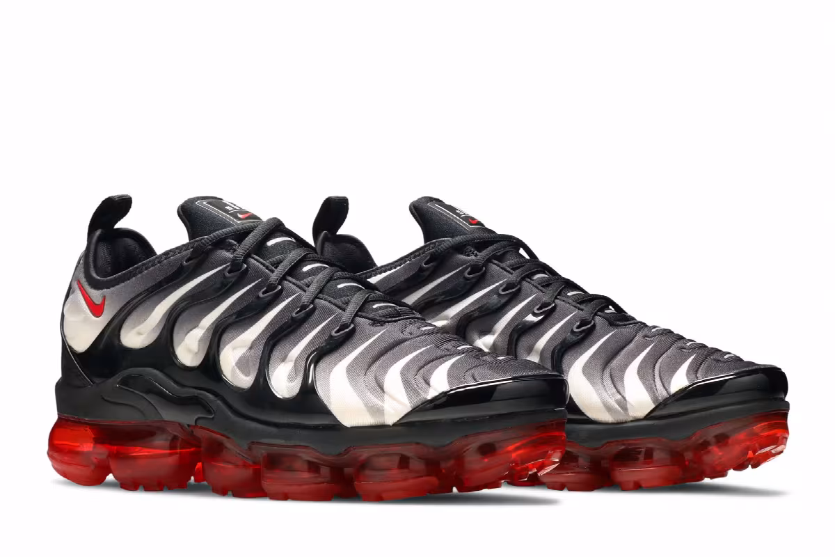 Nike Air VaporMax Plus Black Red, view 9