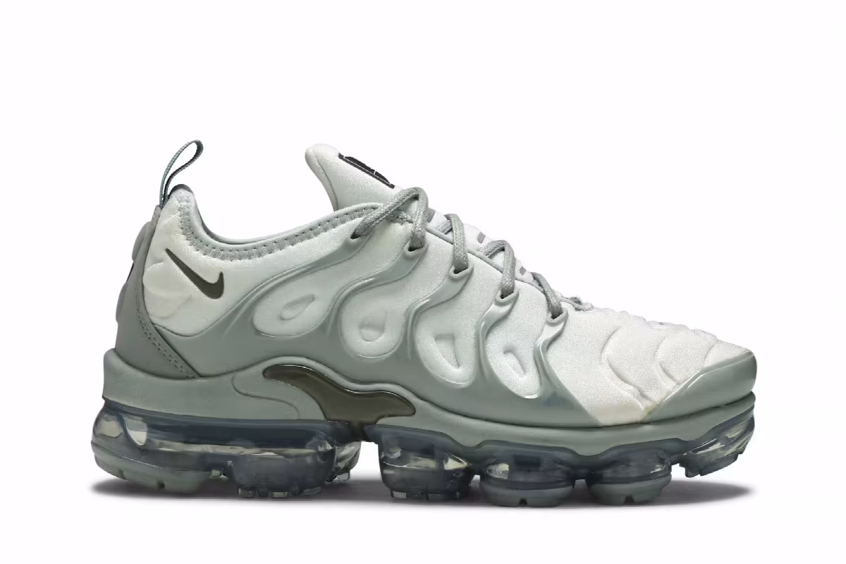 Nike Women's Air VaporMax Plus Light Grey, view 2