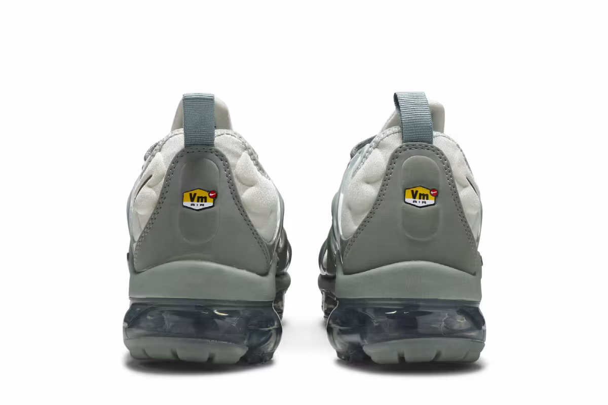 Nike Women's Air VaporMax Plus Light Grey, view 7