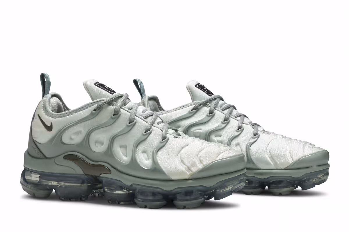 Nike Women's Air VaporMax Plus Light Grey, view 9