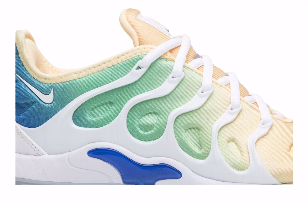 Nike Women's Air VaporMax Plus Rainbow, view 3
