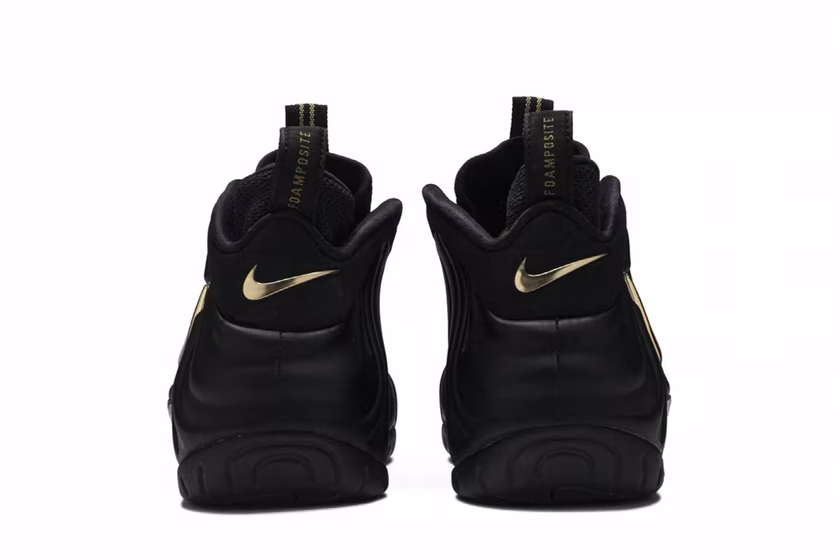 Nike Air Foamposite Pro Black Metallic Gold, view 7