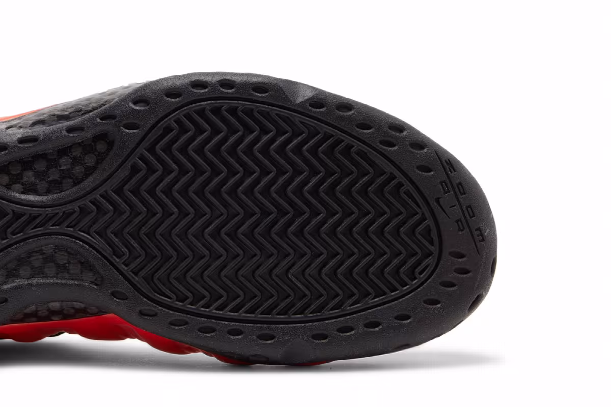 Nike Air Foamposite One Habanero Red, view 6