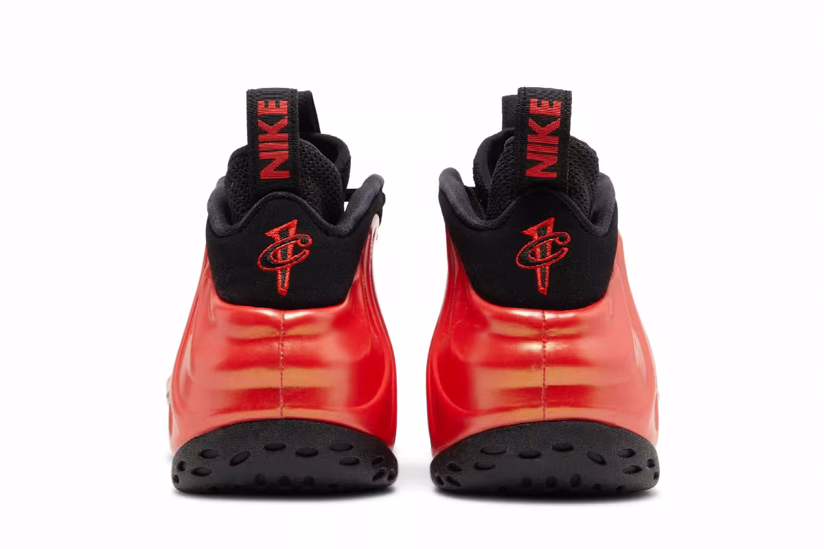Nike Air Foamposite One Habanero Red, view 7