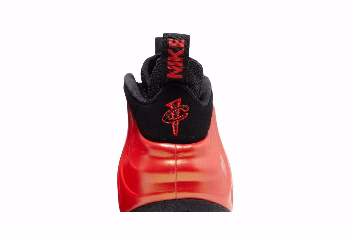 Nike Air Foamposite One Habanero Red, view 8