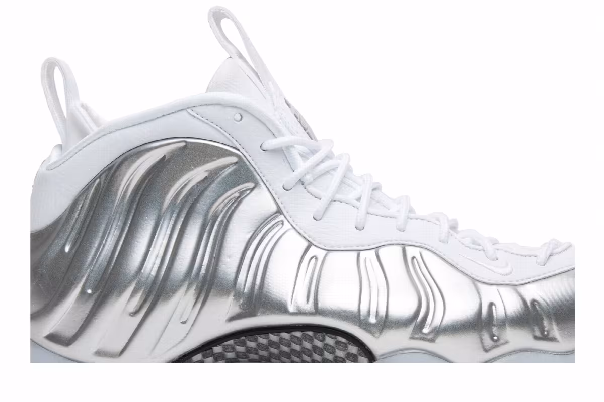 Nike Women's Air Foamposite One Chrome, view 3