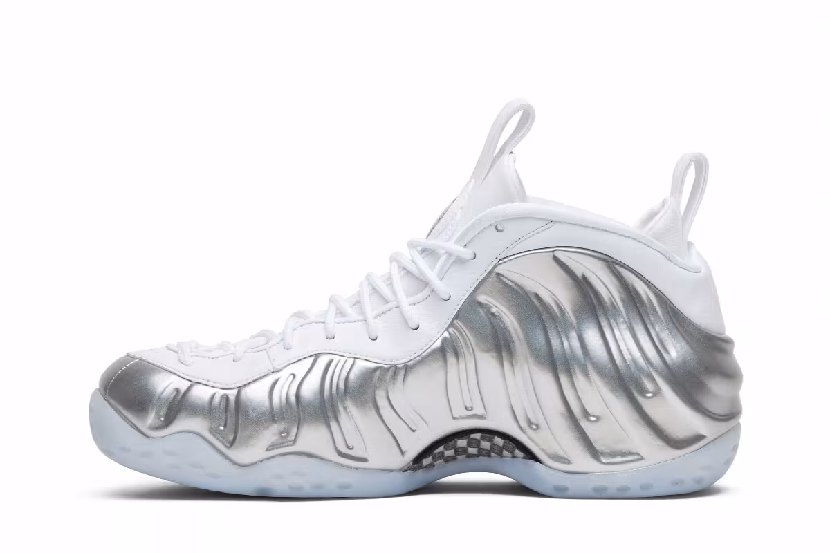 Nike Women's Air Foamposite One Chrome, view 4