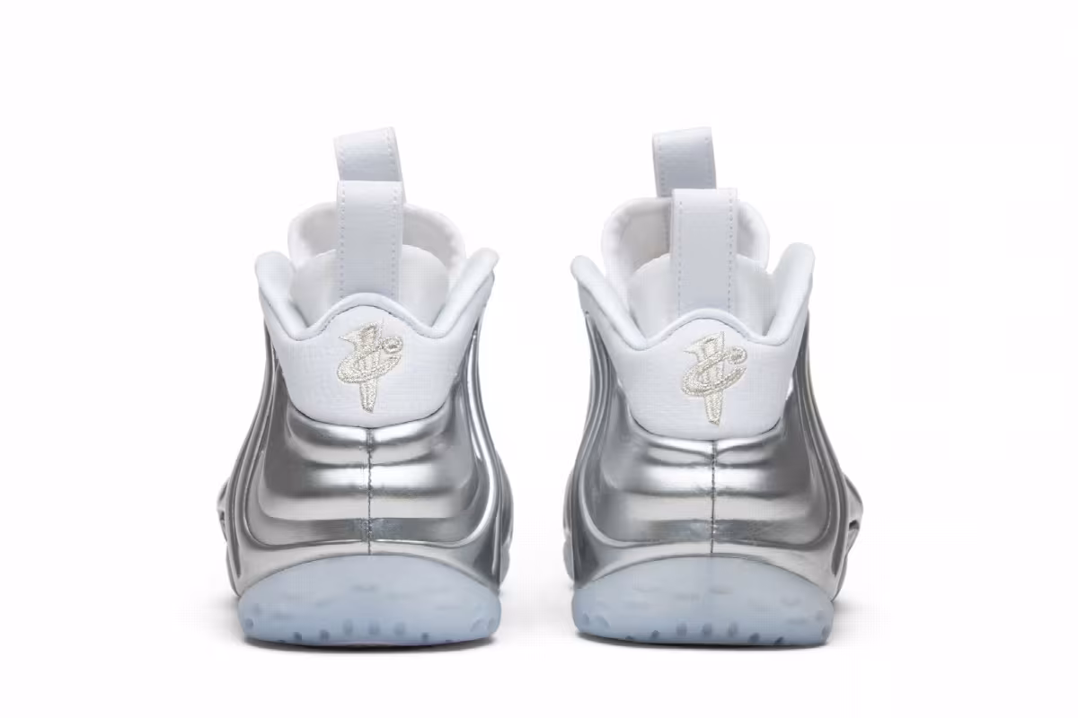Nike Women's Air Foamposite One Chrome, view 7