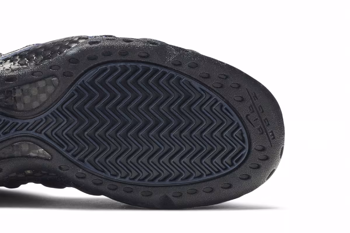 Nike Women's Air Foamposite One Glitter, view 6