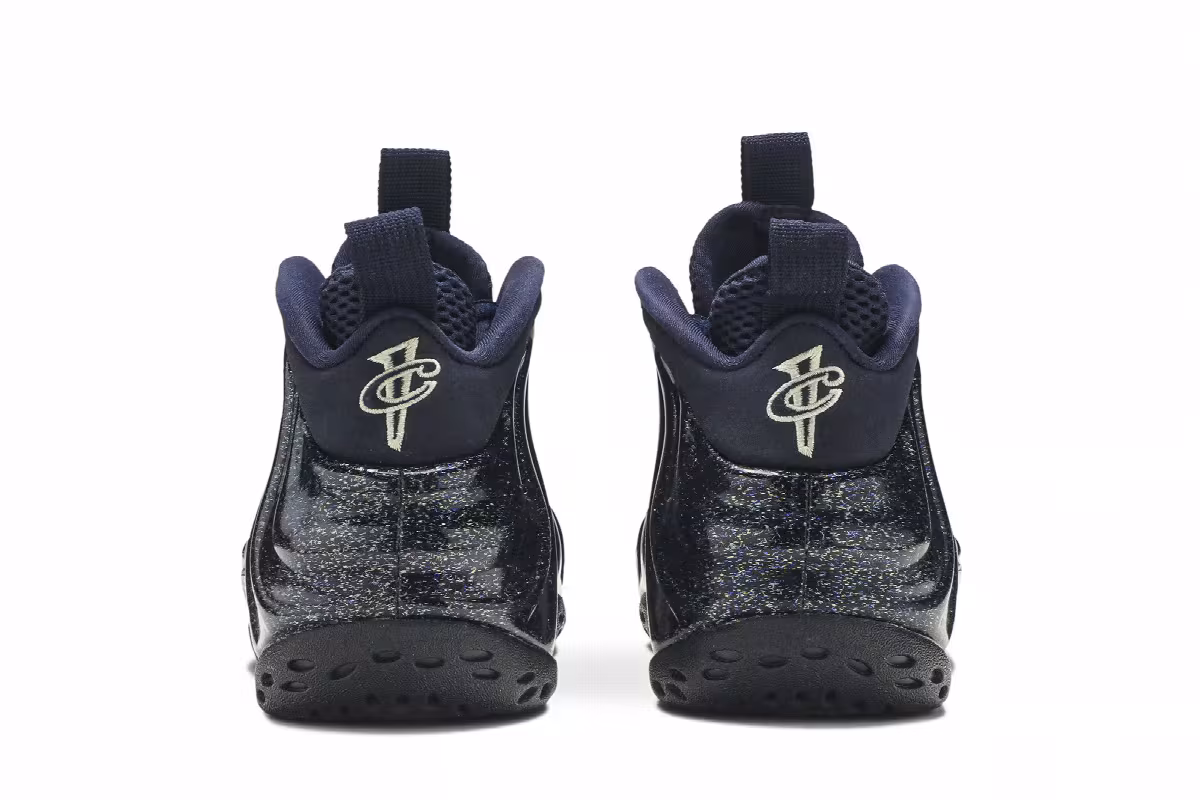 Nike Women's Air Foamposite One Glitter, view 7