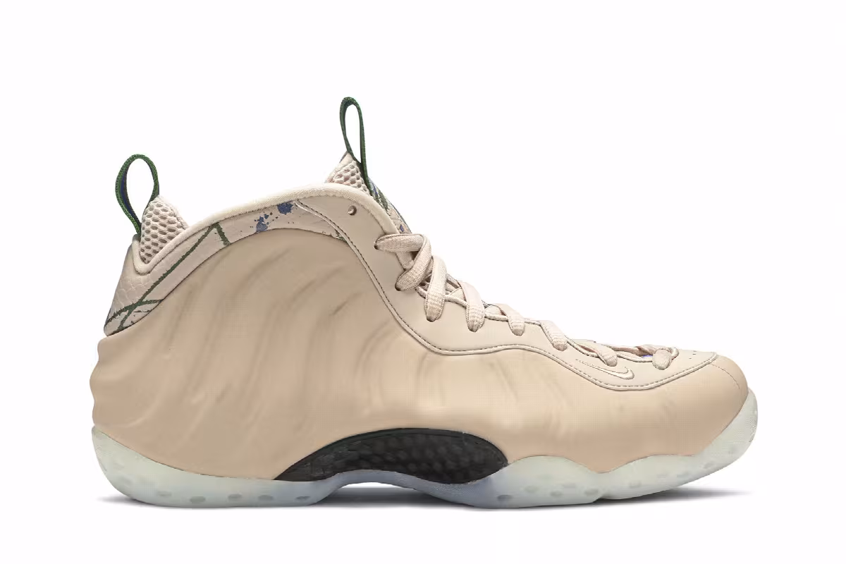 Nike Women's Air Foamposite One Particle Beige, view 2