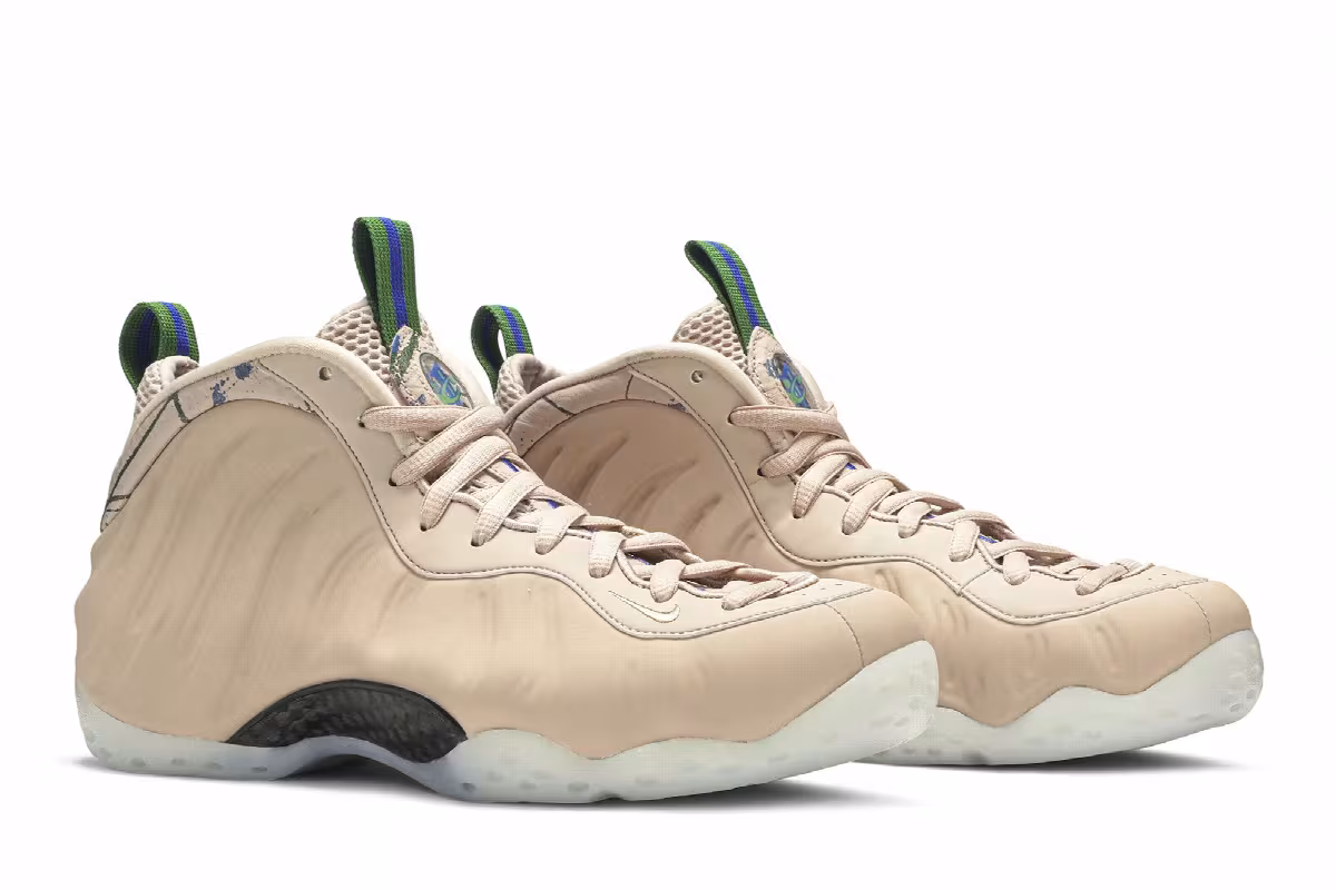 Nike Women's Air Foamposite One Particle Beige, view 9