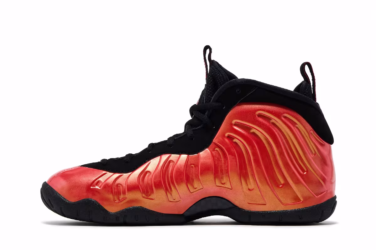 Nike Air Foamposite One GS Habanero, view 4