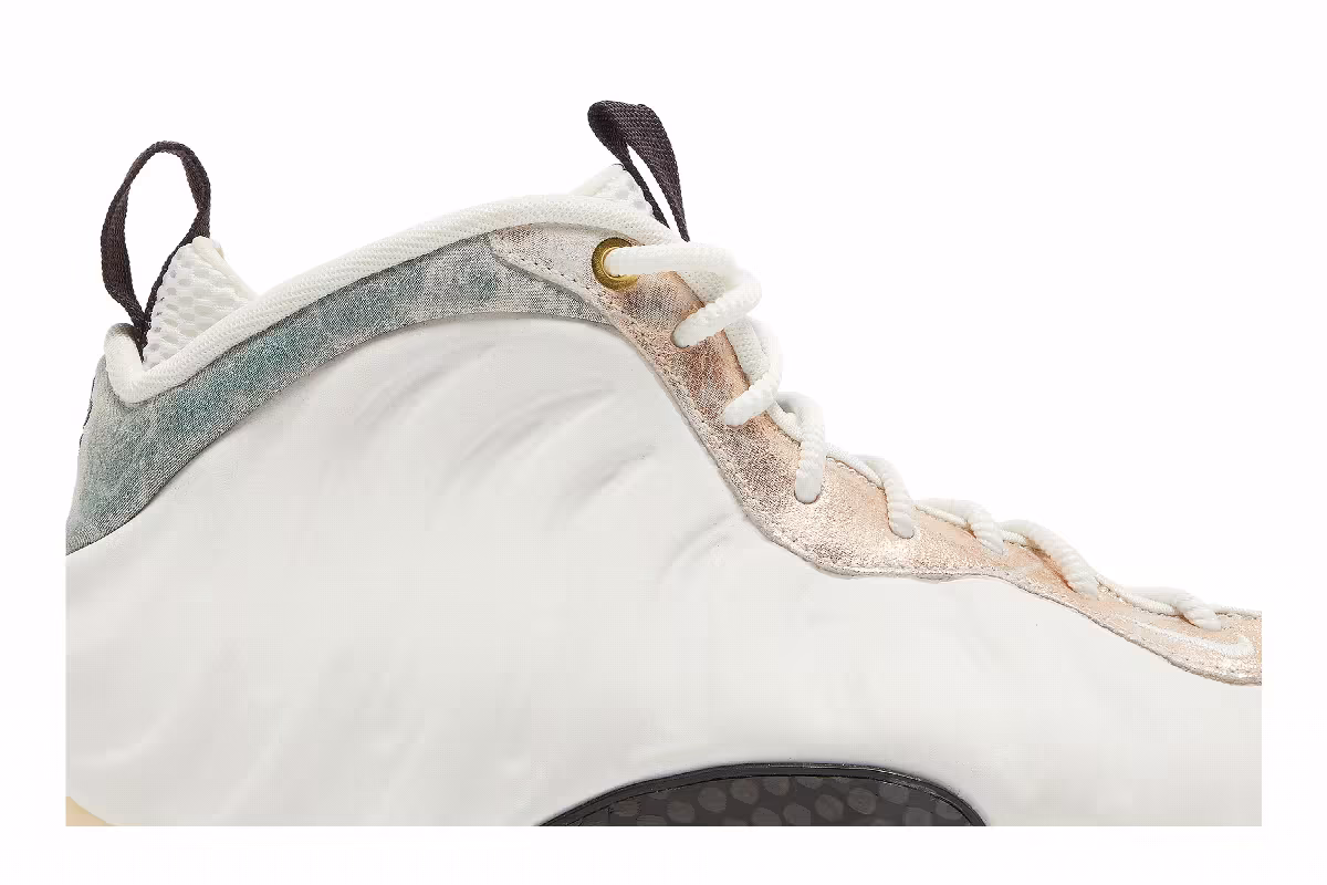 Nike Women's Air Foamposite One Summit White, view 3