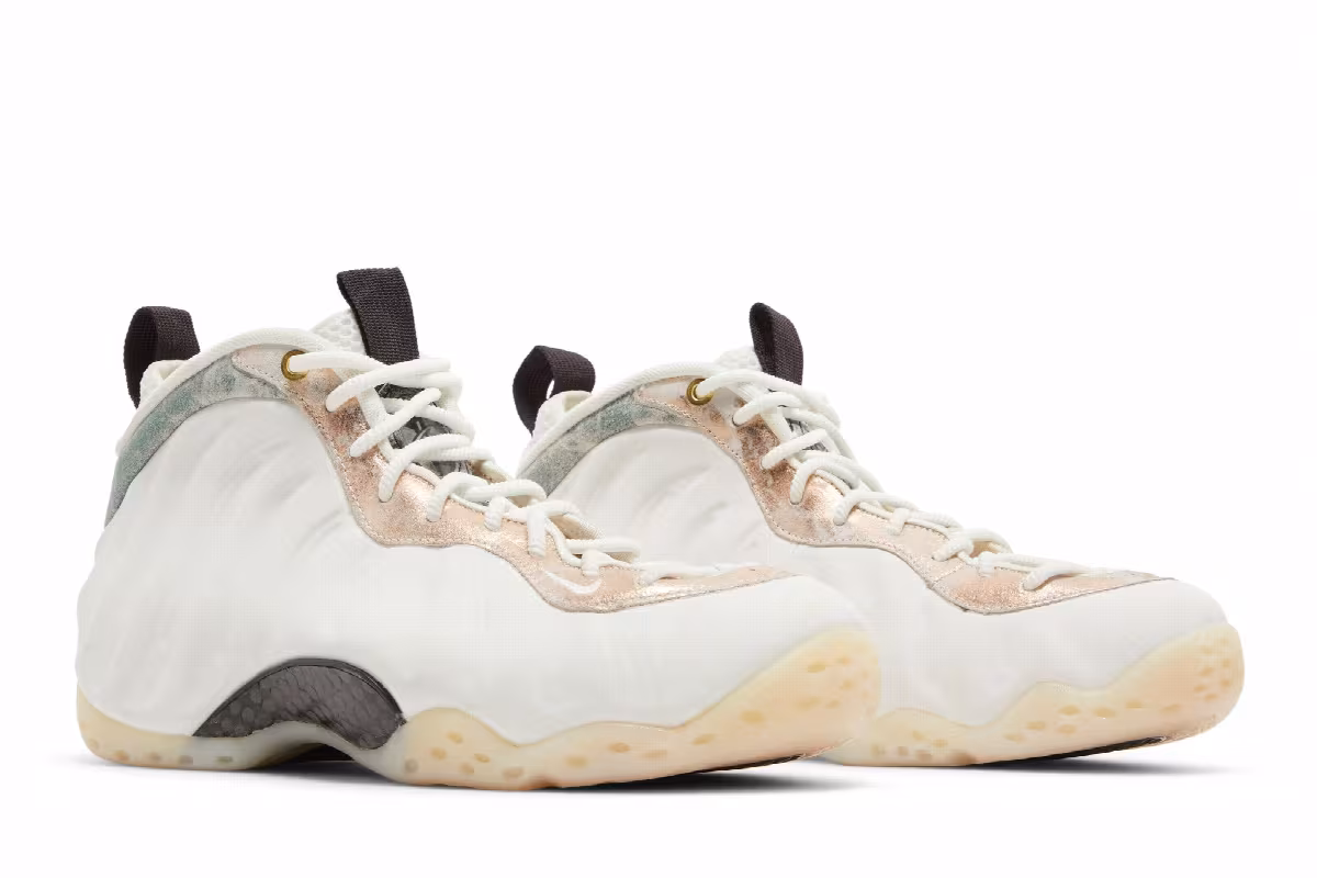 Nike Women's Air Foamposite One Summit White, view 9