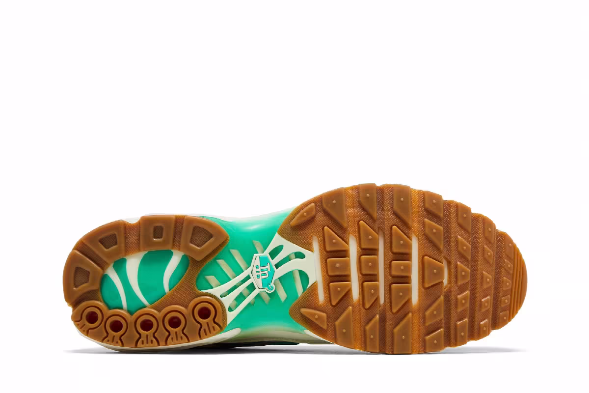 Nike Air Max Plus Print Alternate Galaxy, view 5