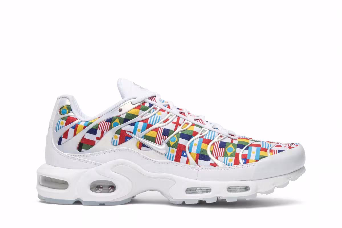 Nike Air Max Plus International Flag, view 2