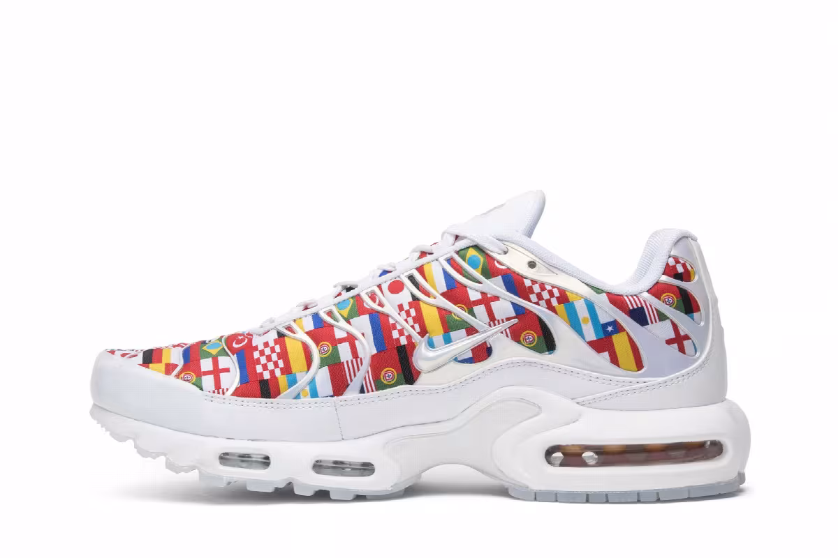 Nike Air Max Plus International Flag, view 4
