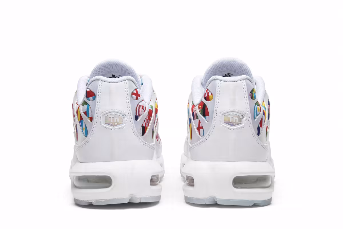 Nike Air Max Plus International Flag, view 7