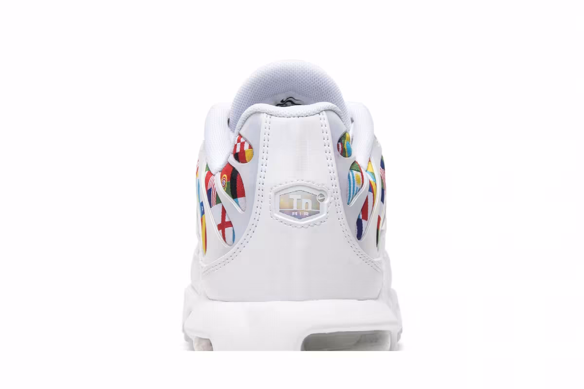 Nike Air Max Plus International Flag, view 8