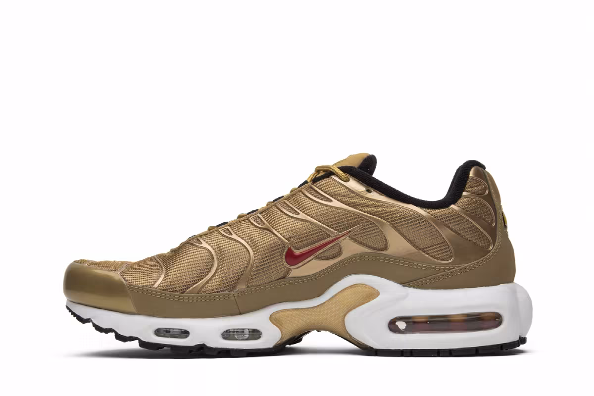 Nike Air Max Plus QS Metallic Gold, view 4
