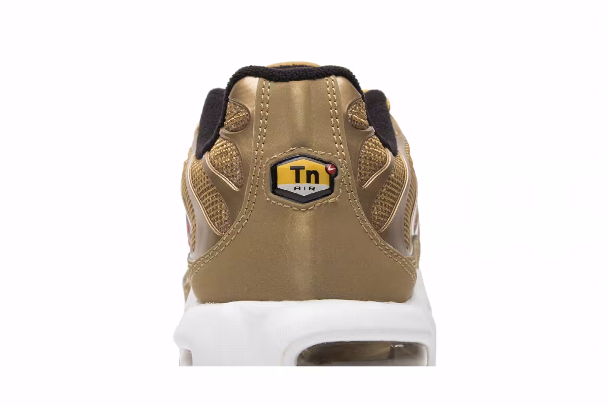 Nike Air Max Plus QS Metallic Gold, view 8