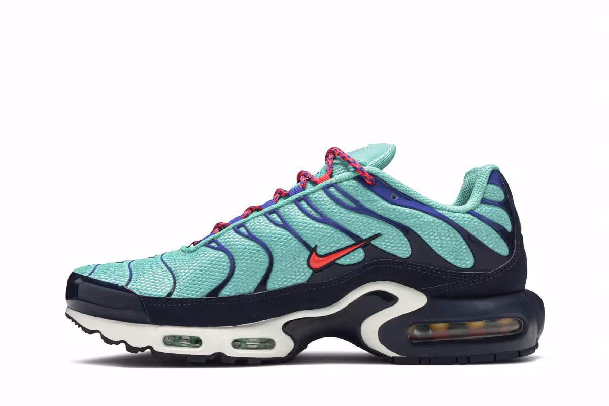 Nike Air Max Plus Discover Your Air, view 4