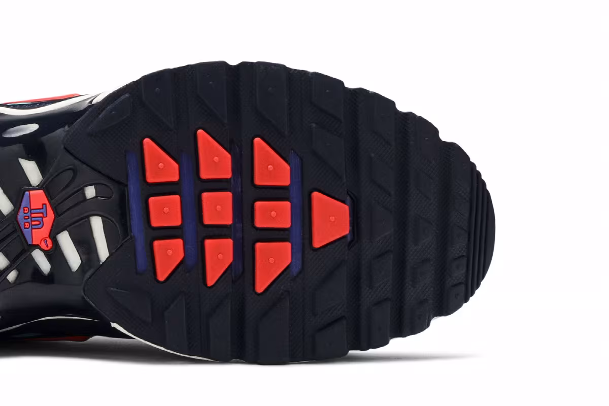 Nike Air Max Plus Discover Your Air, view 6