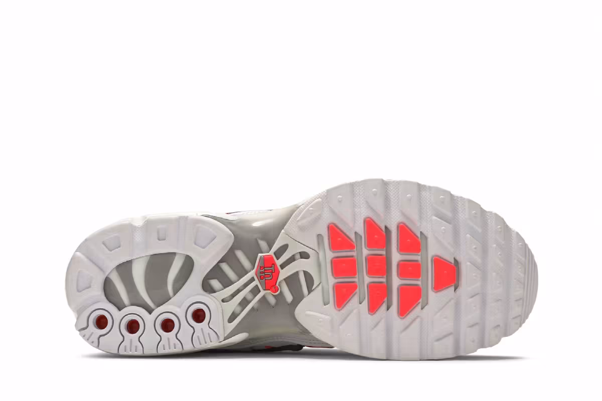 Nike Women's Air Max Plus C Gunsmoke, view 5