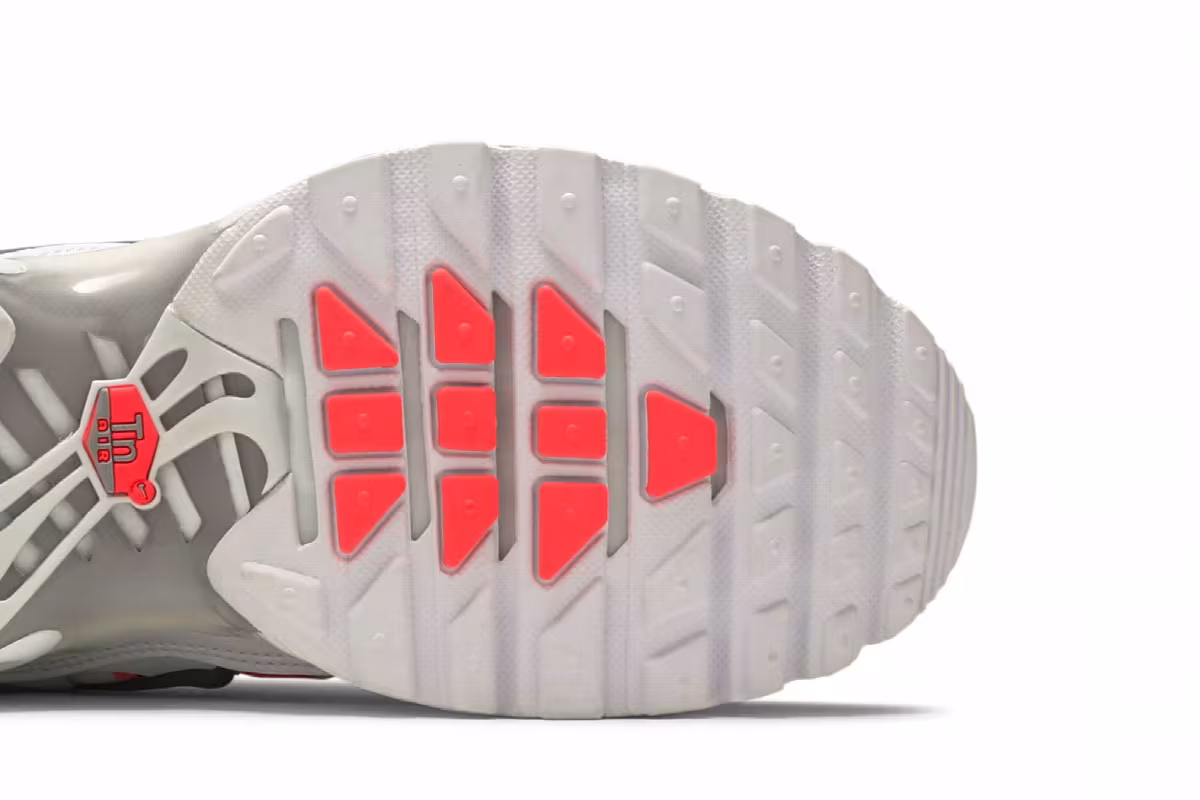 Nike Women's Air Max Plus C Gunsmoke, view 6