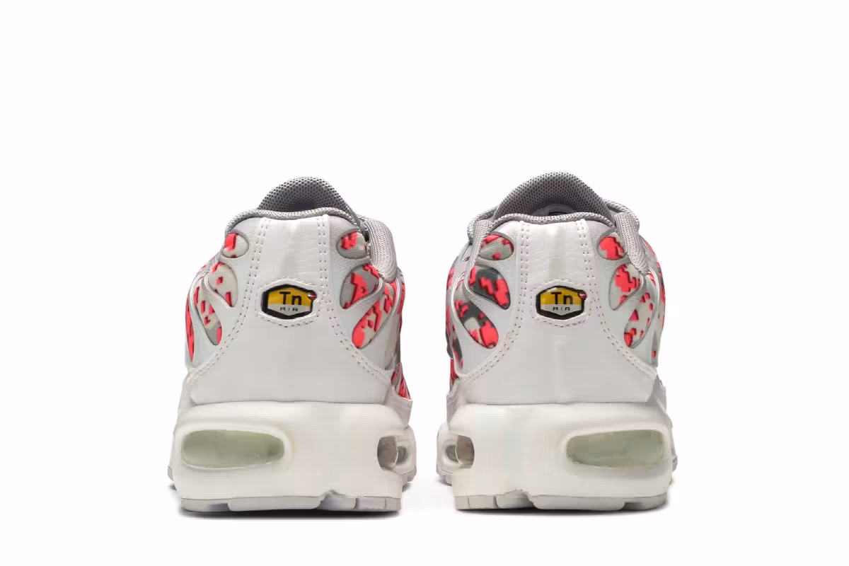Nike Women's Air Max Plus C Gunsmoke, view 7