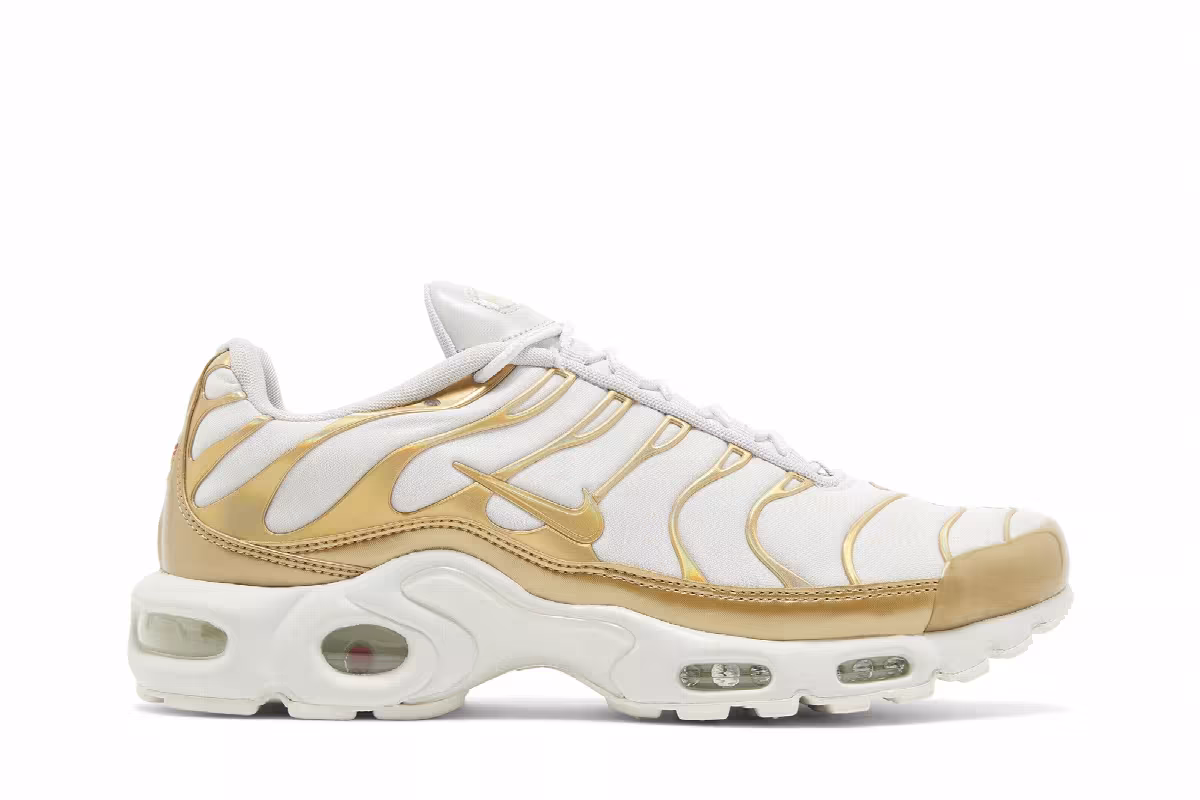 Nike Women's Air Max Plus White Gold, view 2