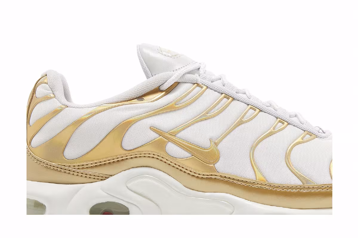Nike Women's Air Max Plus White Gold, view 3