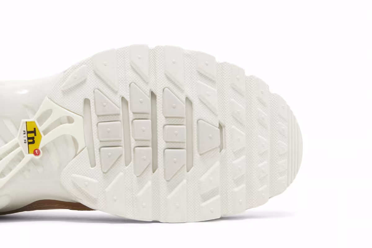 Nike Women's Air Max Plus White Gold, view 6