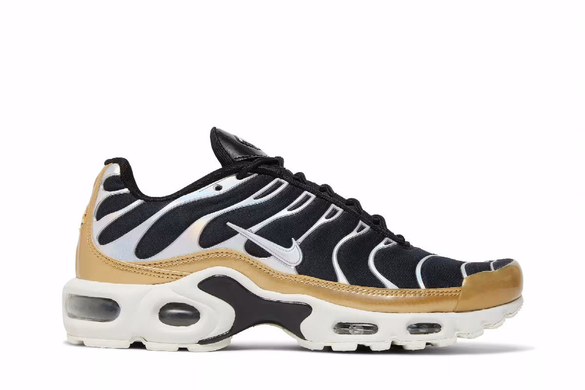 Nike Women's Air Max Plus Black Gold, view 2