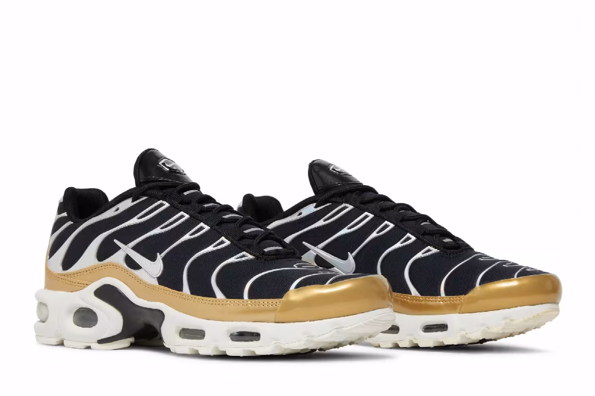 Nike Women's Air Max Plus Black Gold, view 9