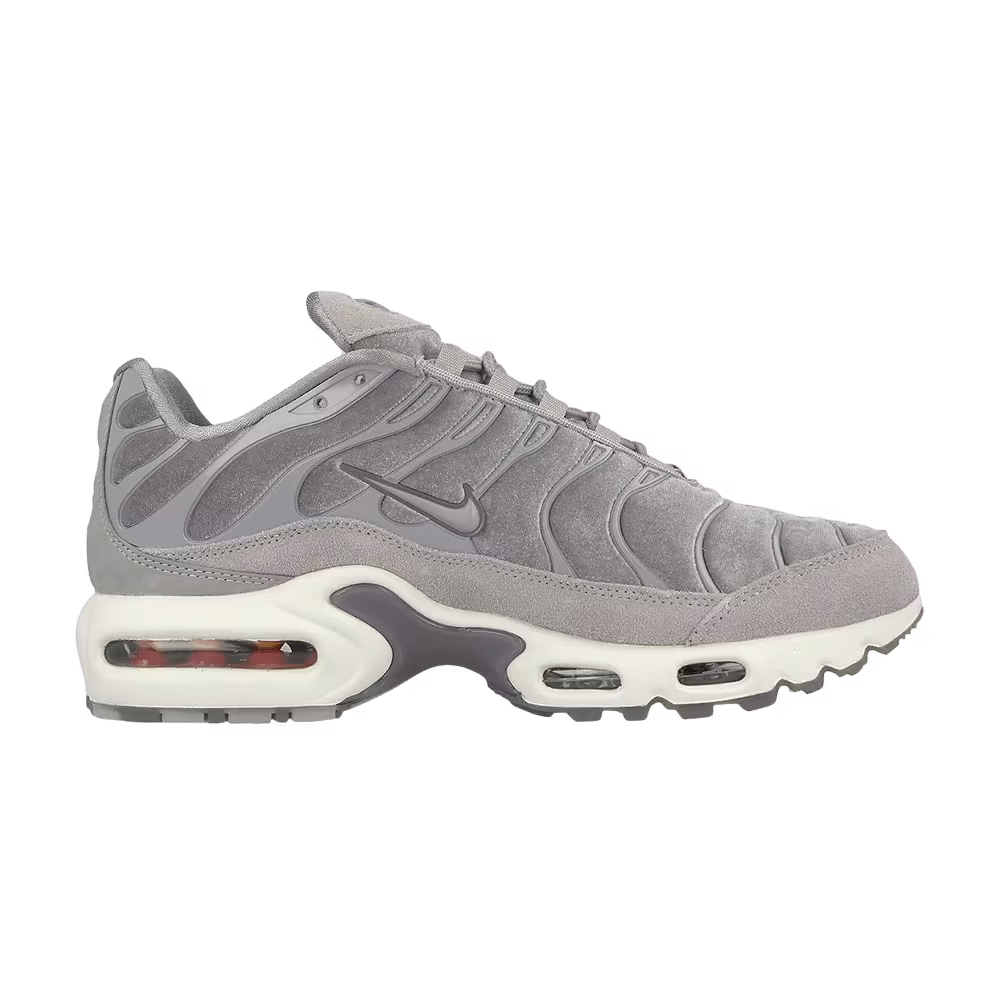 Nike Women's Air Max Plus Lux Gunsmoke
