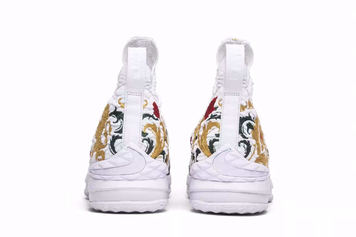 Kith x Nike LeBron Performance 15 King's Cloak, view 7