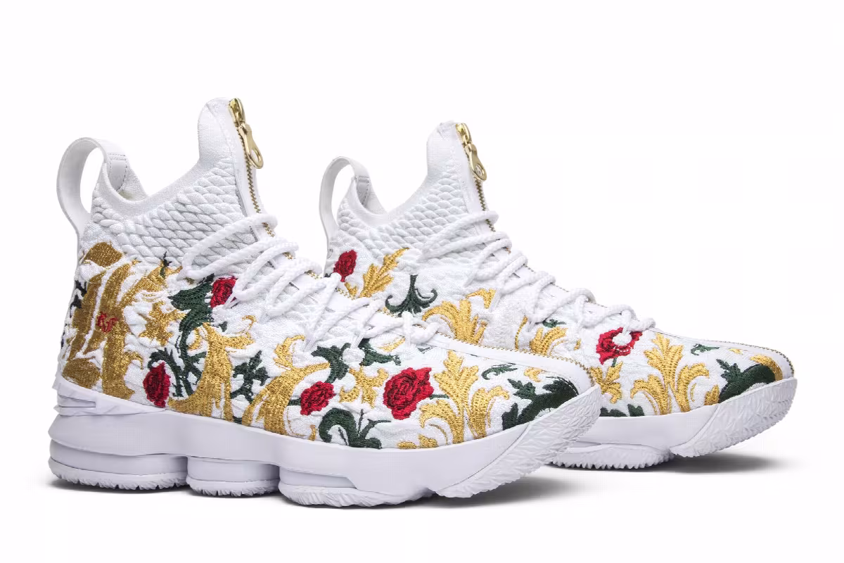 Kith x Nike LeBron Performance 15 King's Cloak, view 9