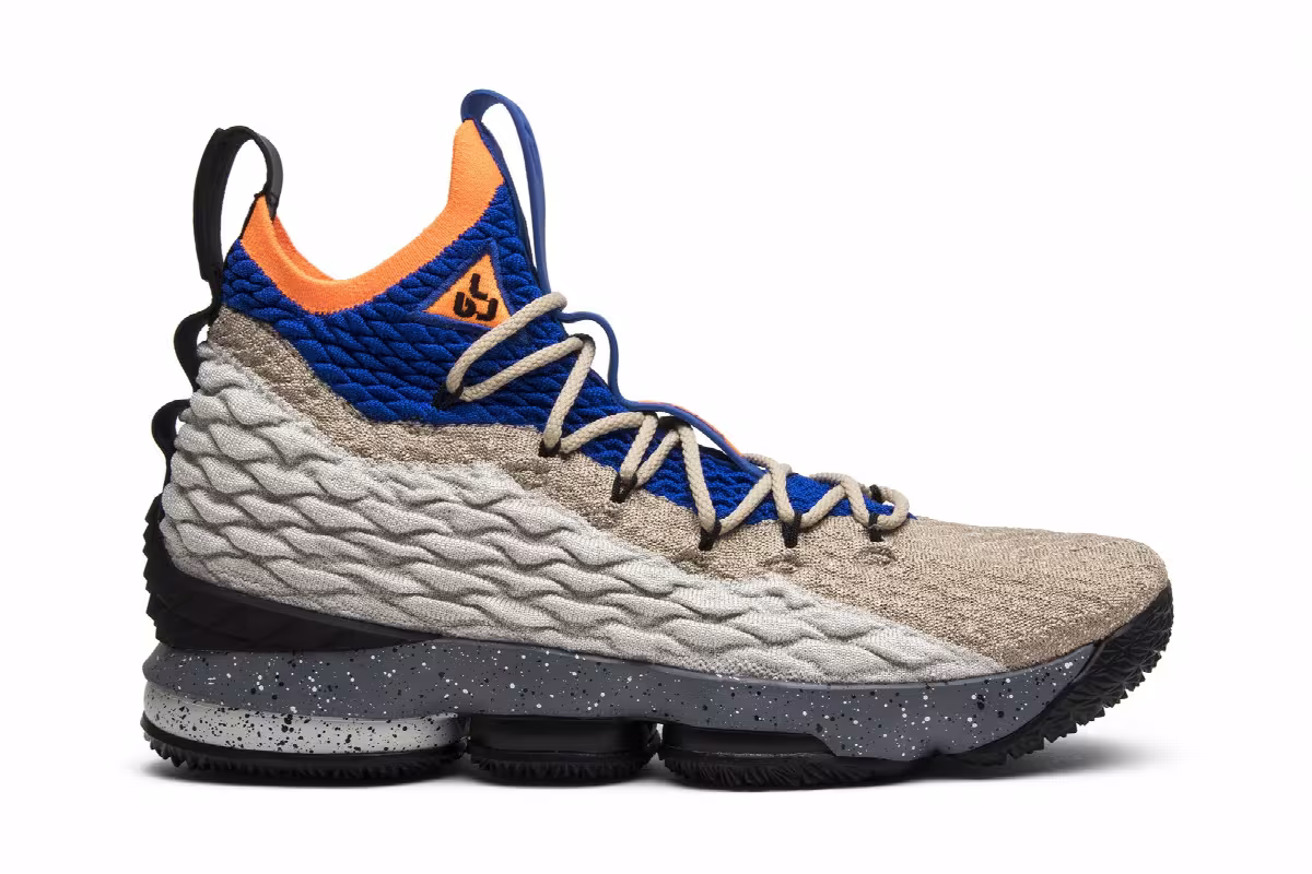 Nike LeBron 15 Mowabb, view 2