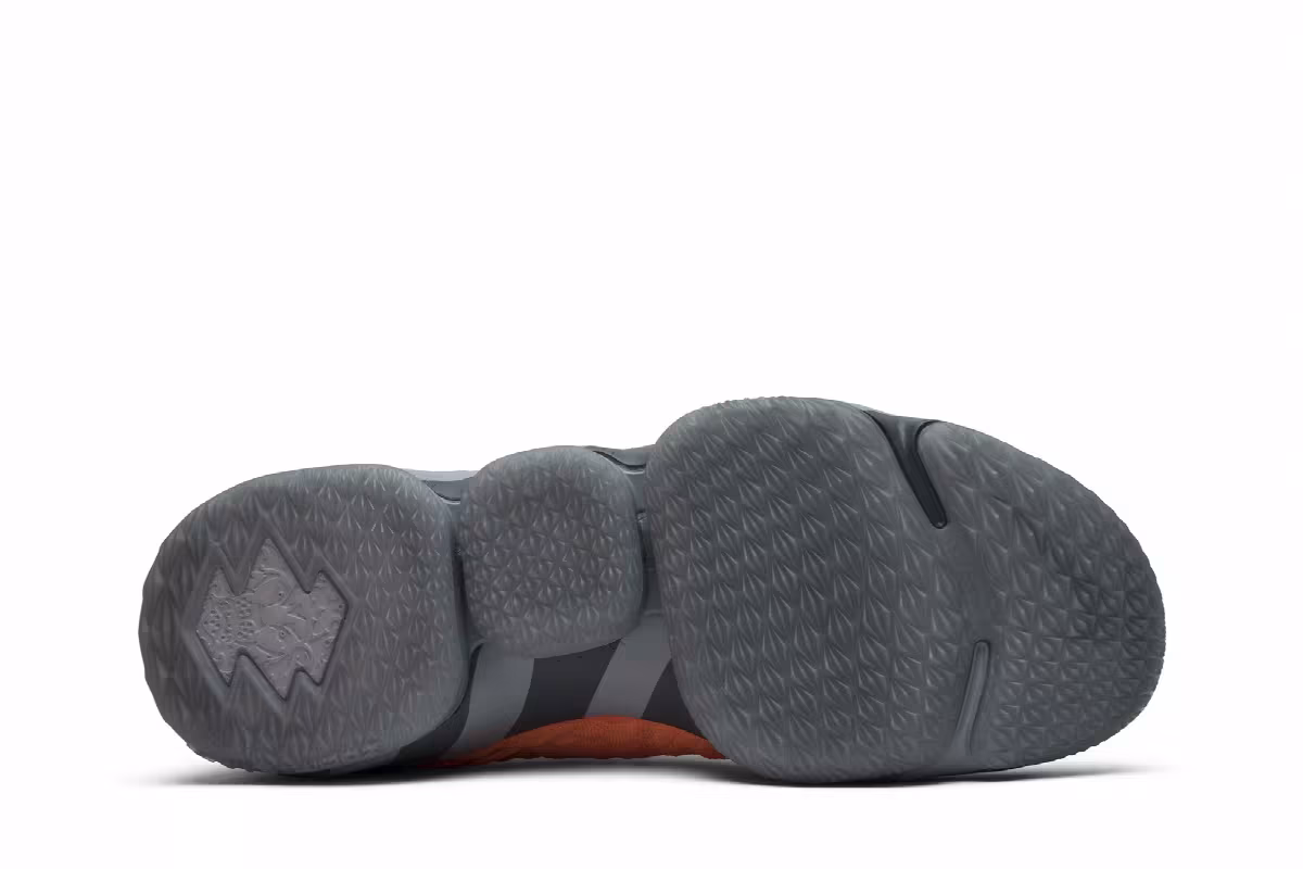 Nike LeBron 15 Orange Box, view 6